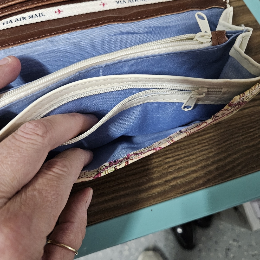 Paper Plane Wallet - Picture 4 of 9